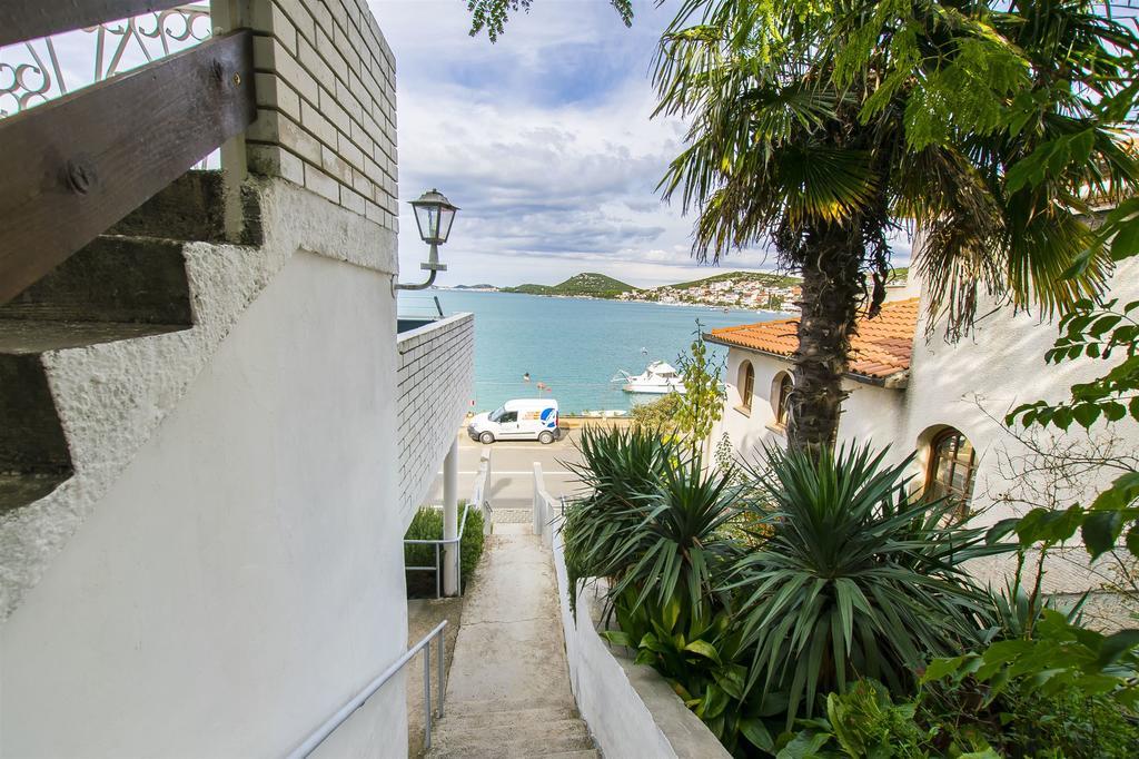 Apartment Branka Tisno Exterior photo